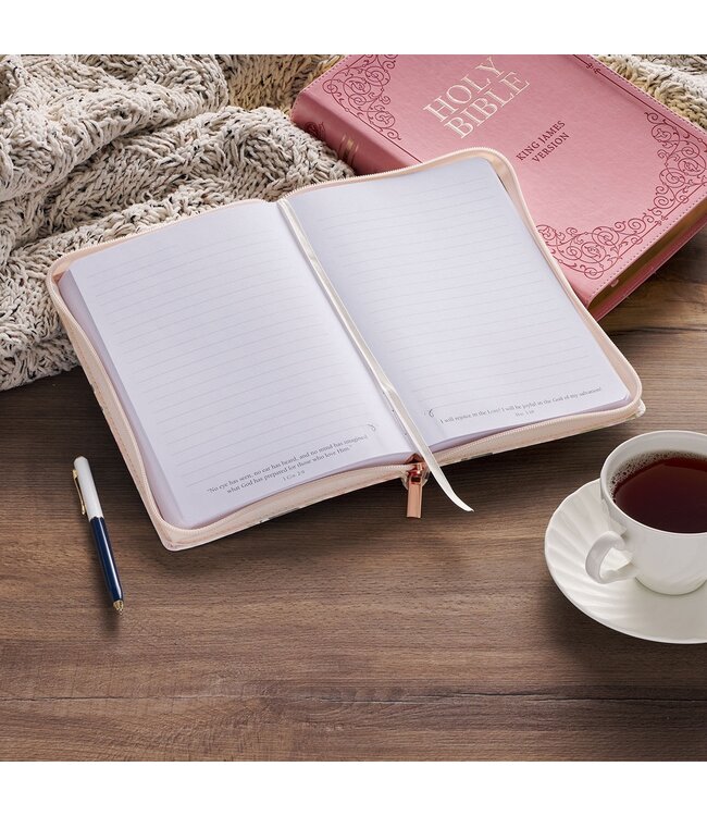 Strength and Honor Pink Floral Faux Leather Classic Journal with Zipper Closure - Proverbs 31:25 | 仿皮拉鏈經典筆記本