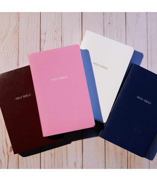NKJV, Gift and Award Bible, Red Letter Edition, Comfort Print, Black Softcover