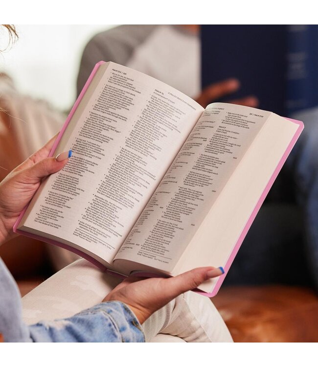 NKJV, Gift and Award Bible, Red Letter Edition, Comfort Print, Black Softcover