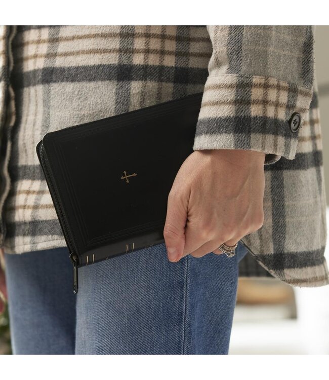 NKJV Compact Paragraph-Style Bible w/ 43,000 Cross References, Red Letter, Comfort Print, Leathersoft Black