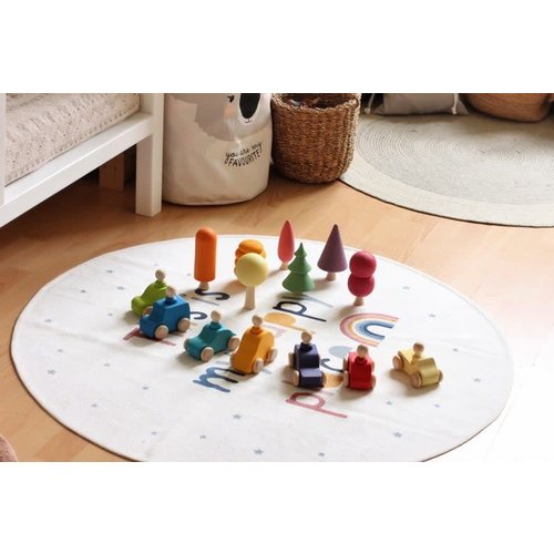 Set of 6 peg people & 6 toy cars Set of 6 peg people & 6 toy cars