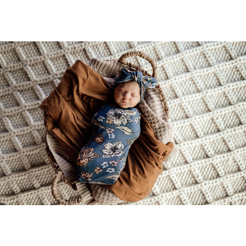 Snuggle Hunny Belle Snuggle Swaddle & Topknot Set Snuggle Hunny Belle Snuggle Swaddle & Topknot Set