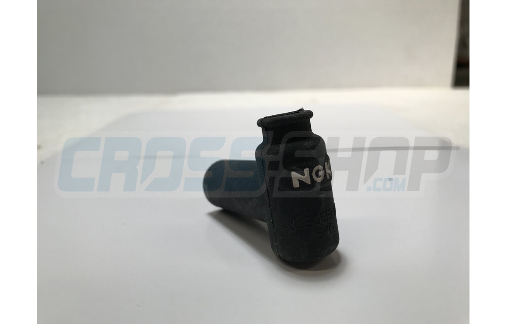 CAP NGK SPARK PLUG LB05EMH