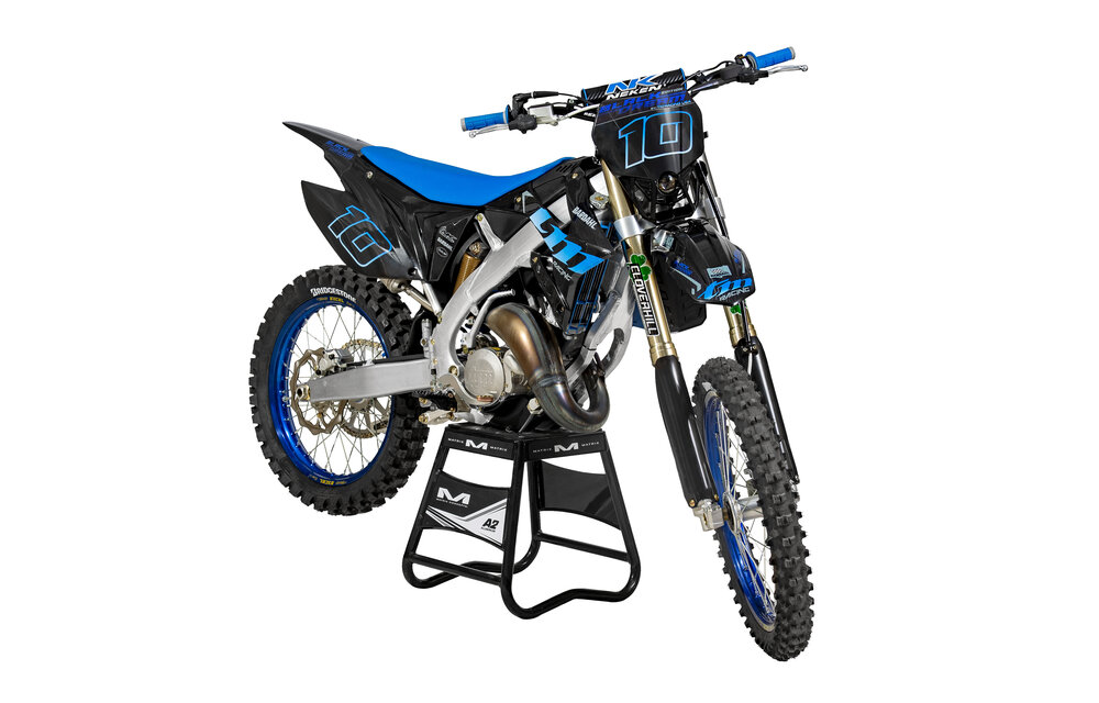 TM 2015+ 2T EN BLACK PLASTIC KIT