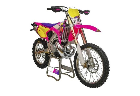 TM 2022+ 2T/4T EN PINK EDITION PLASTIC KIT