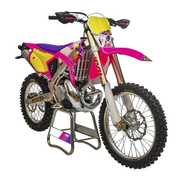 TM 2022+ EN PINK EDITION PLASTIC KIT