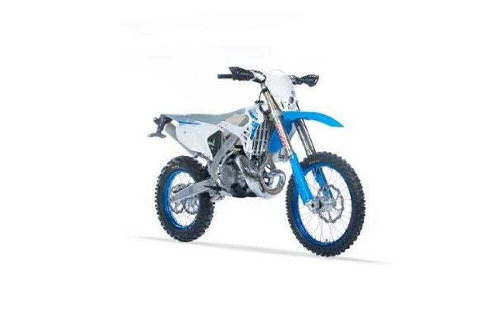 TM 2024 2T/4T EN PLASTIC KIT
