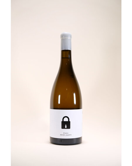 Bodega Clandestina, Sense Papers, 2024, 750 ml Bodega Clandestina, Sense Papers, 2024, 750 ml