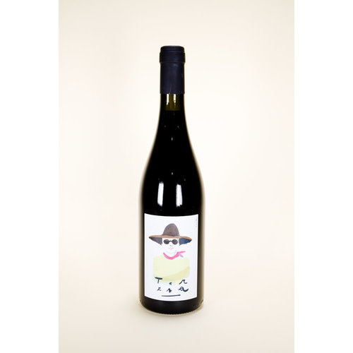 Nadia Tavijn, Teresa Vino Rosso, Ruche, 2019, 750ml Nadia Tavijn, Teresa Vino Rosso, Ruche, 2019, 750ml