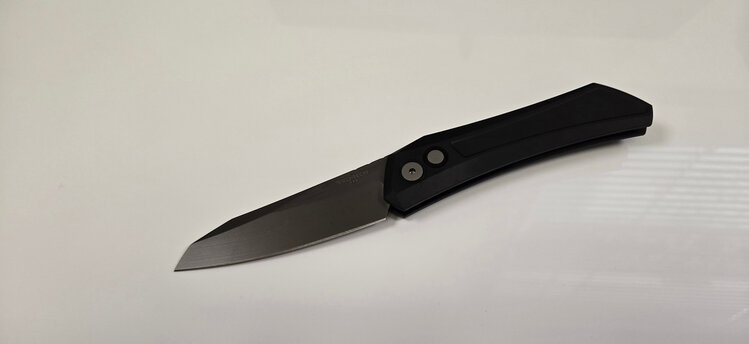 Pro-Tech Pro-Tech Oligarch Auto Black Aluminum Handle Smokey Grey DLC Magnacut Blade (DS121)