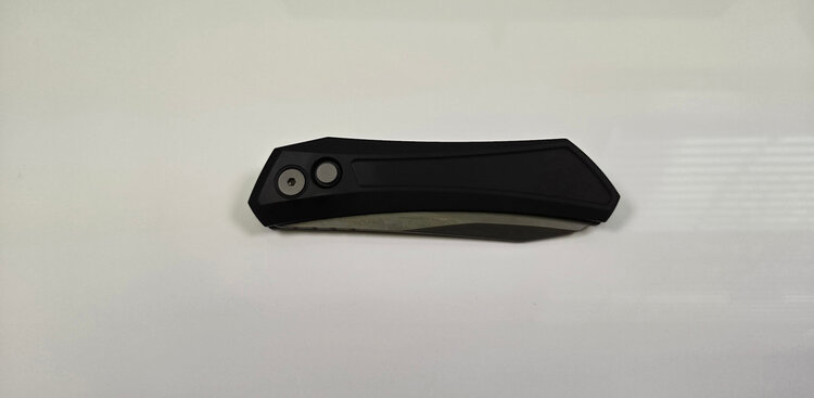 Pro-Tech Pro-Tech Oligarch Auto Black Aluminum Handle Smokey Grey DLC Magnacut Blade (DS121)