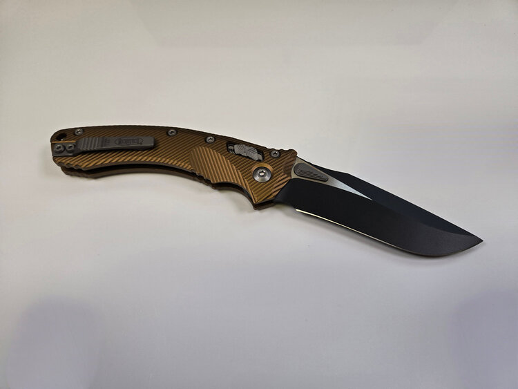 Microtech Microtech Amphibian RAM lok Stonewash Blade Fluted Handle (137RL-11FLGTBK)