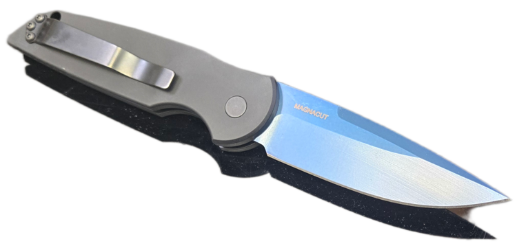 Pro-Tech Pro-Tech TR-3 Black Handle W/ Grooves Magnacut Sapphire Blue Blade