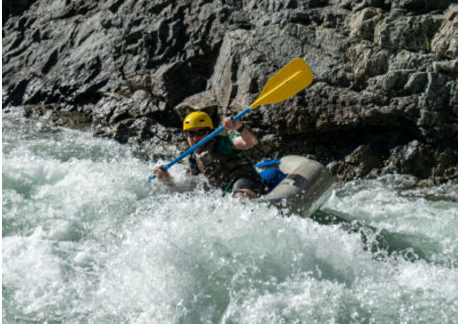 Vanguard 1-Person Self Bailing Kayak