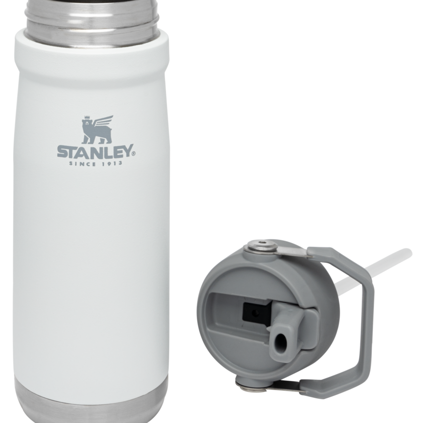 Stanley The Iceflow Flip Straw Bottle 22OZ