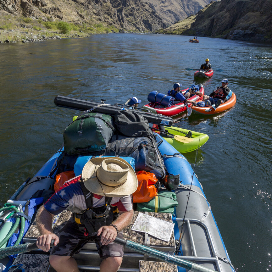 AIRE  143R  Self-Bailing Raft