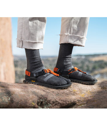 Bedrock Crew Performance Split-Toe Socks (Granite)