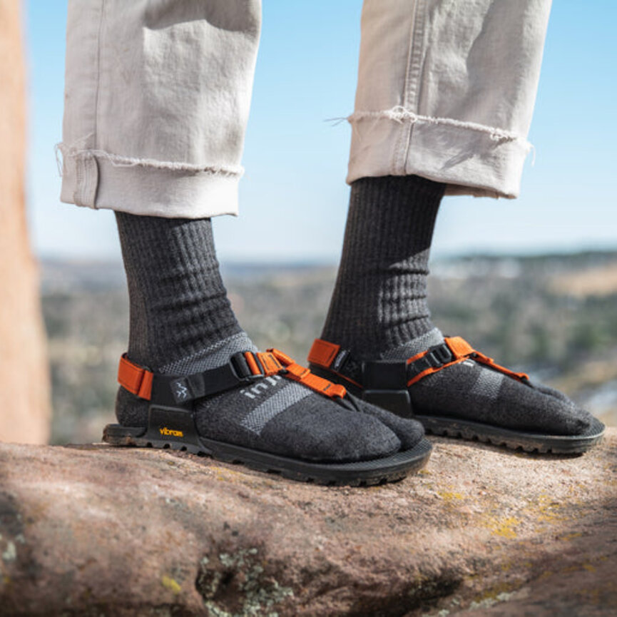 Bedrock Crew Performance Split-Toe Socks (Granite)
