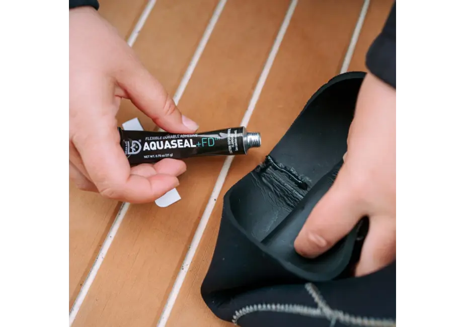 Aquaseal+FD Repair Adhesive + Cure Accelerator