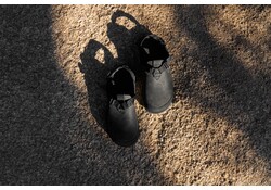 Mountain Clog - Nubuck Leather (Obsidian Dark Gray)