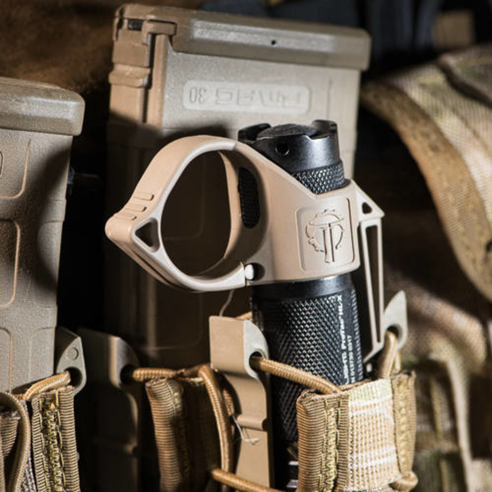 THYRM SWITCHBACK 2.0 LARGE FLASHLIGHT RING
