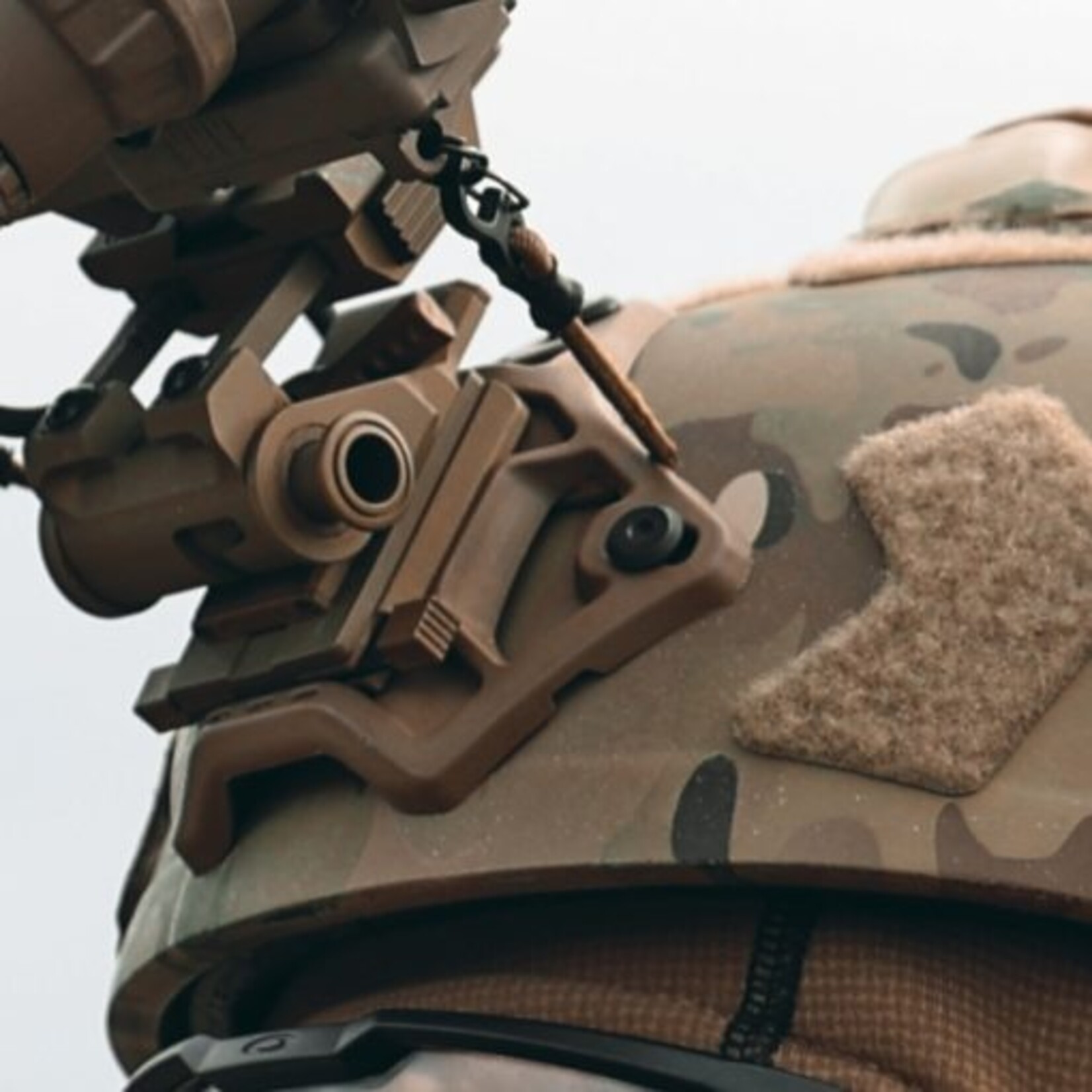 UNITY TACTICAL SUMMIT HELMET SHROUD