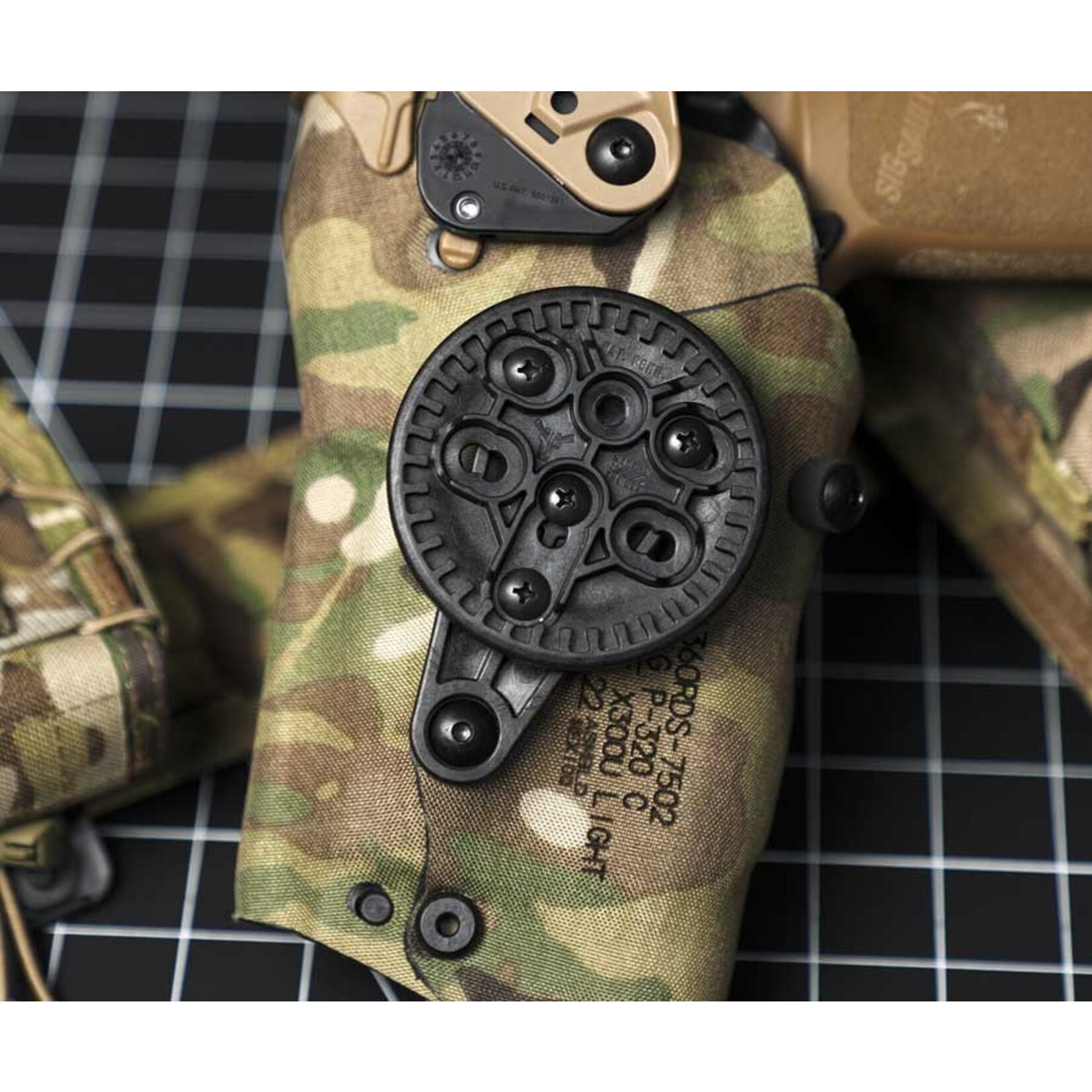 BLADE-TECH TEK-MOUNT SAFARILAND HOLSTER ADAPTER KIT