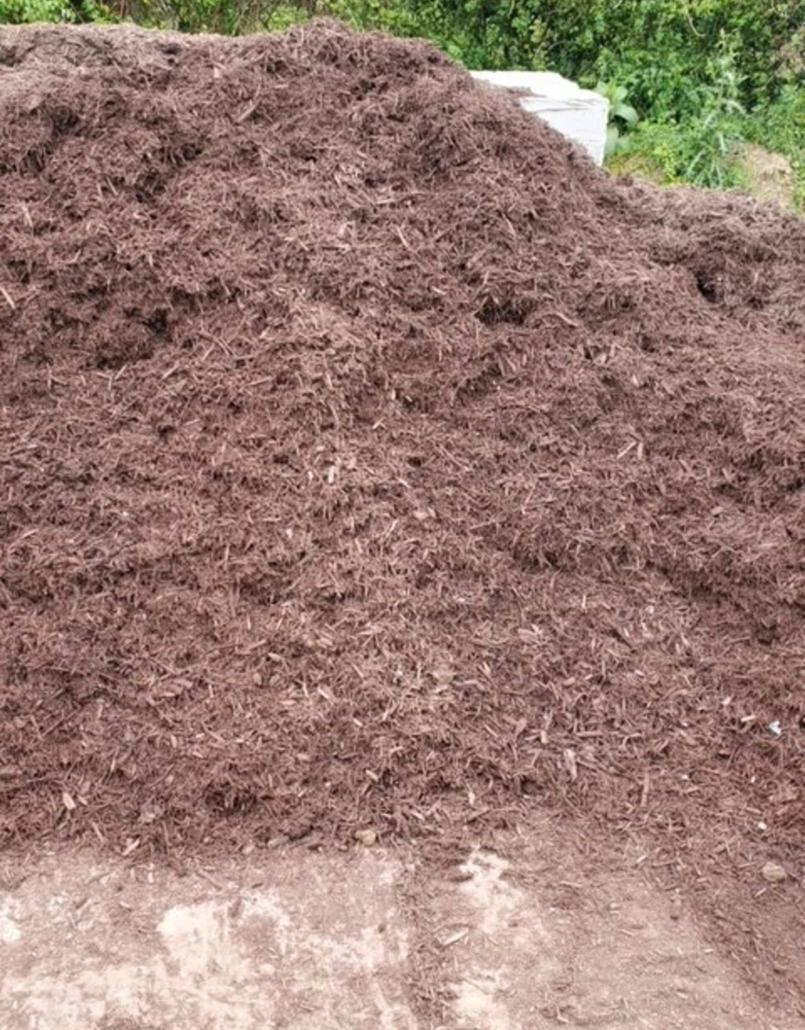 1 Yard Brown Dyed Mulch