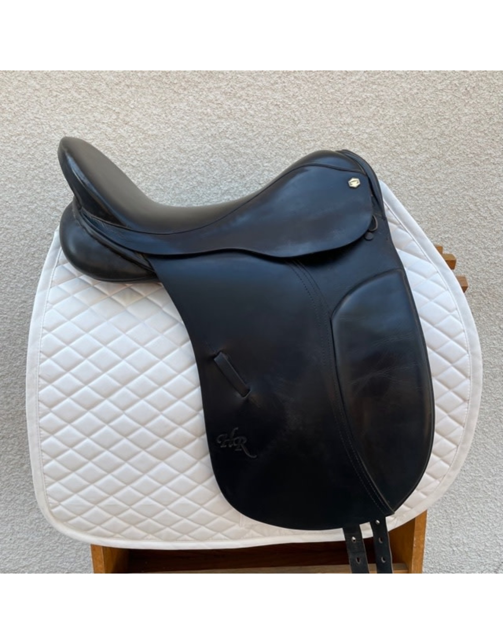 Albion HR Dressage Saddle 17" Medium