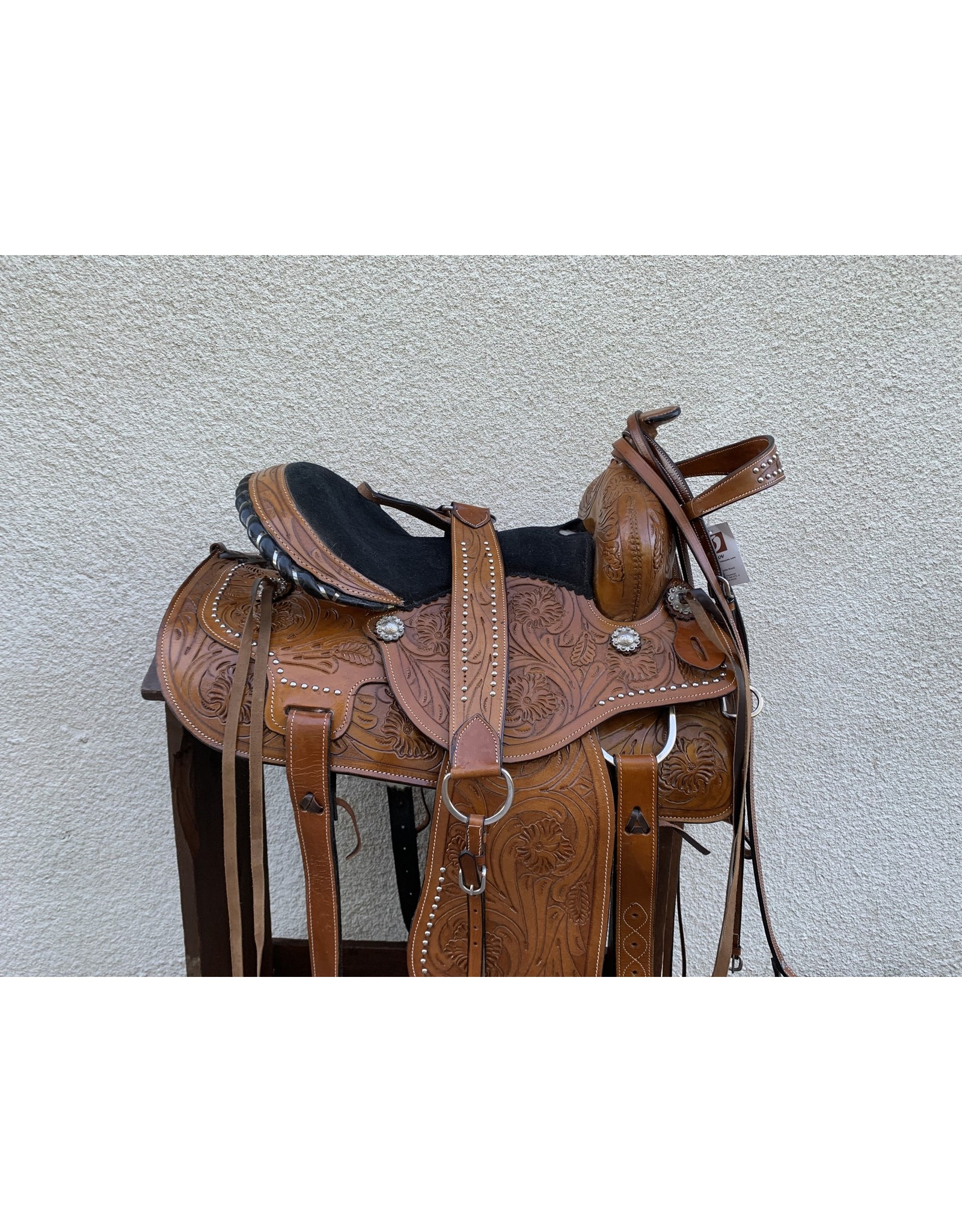 New Dreamworld Western Saddle 15" Full Quarter Horse Bars Seat Comes w/ Breastcollar, Reins & Headstall