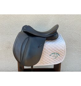 Borne Capri Dressage Saddle 18" Medium Tree