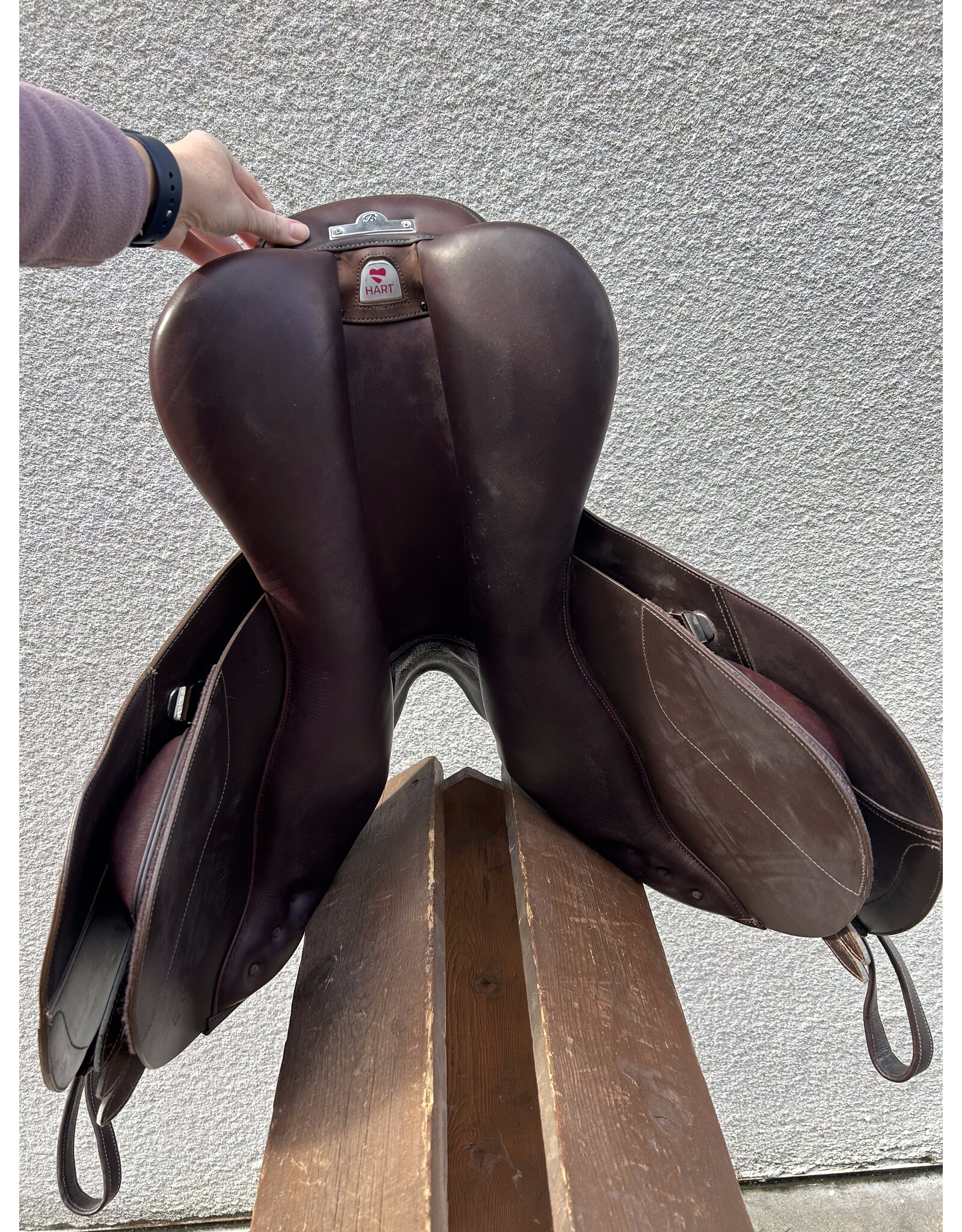 Bates Elevation Jump Saddle with CAIR, Havana/Brown, 17.5", soft & grippy luxe leather, Easy-Change Fit Solution Medium Gullet Installed, Schockemole 50" leathers + bates saddle cover