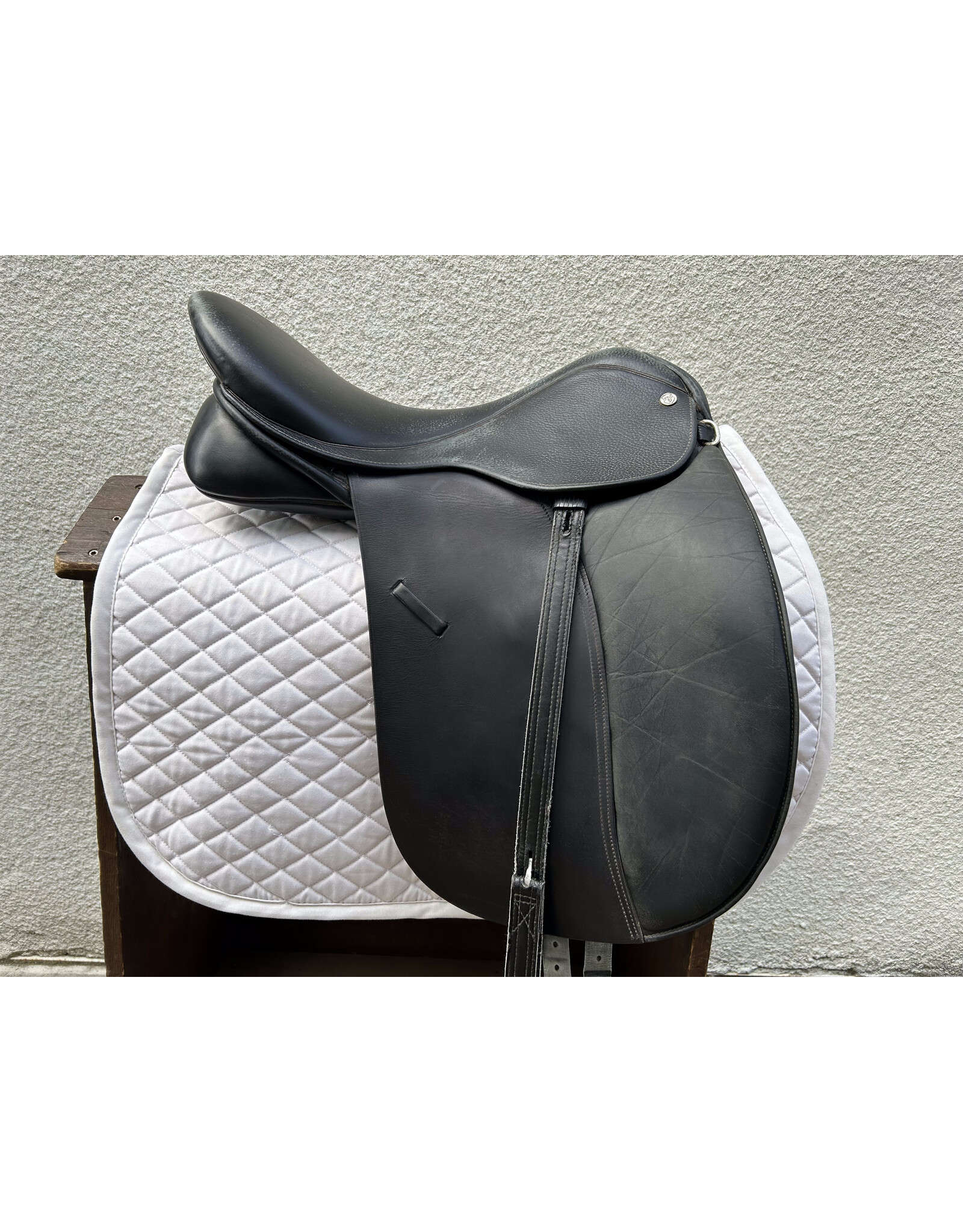 Klimke Dressage Saddle 18.5" Seat 4.5" Gullet