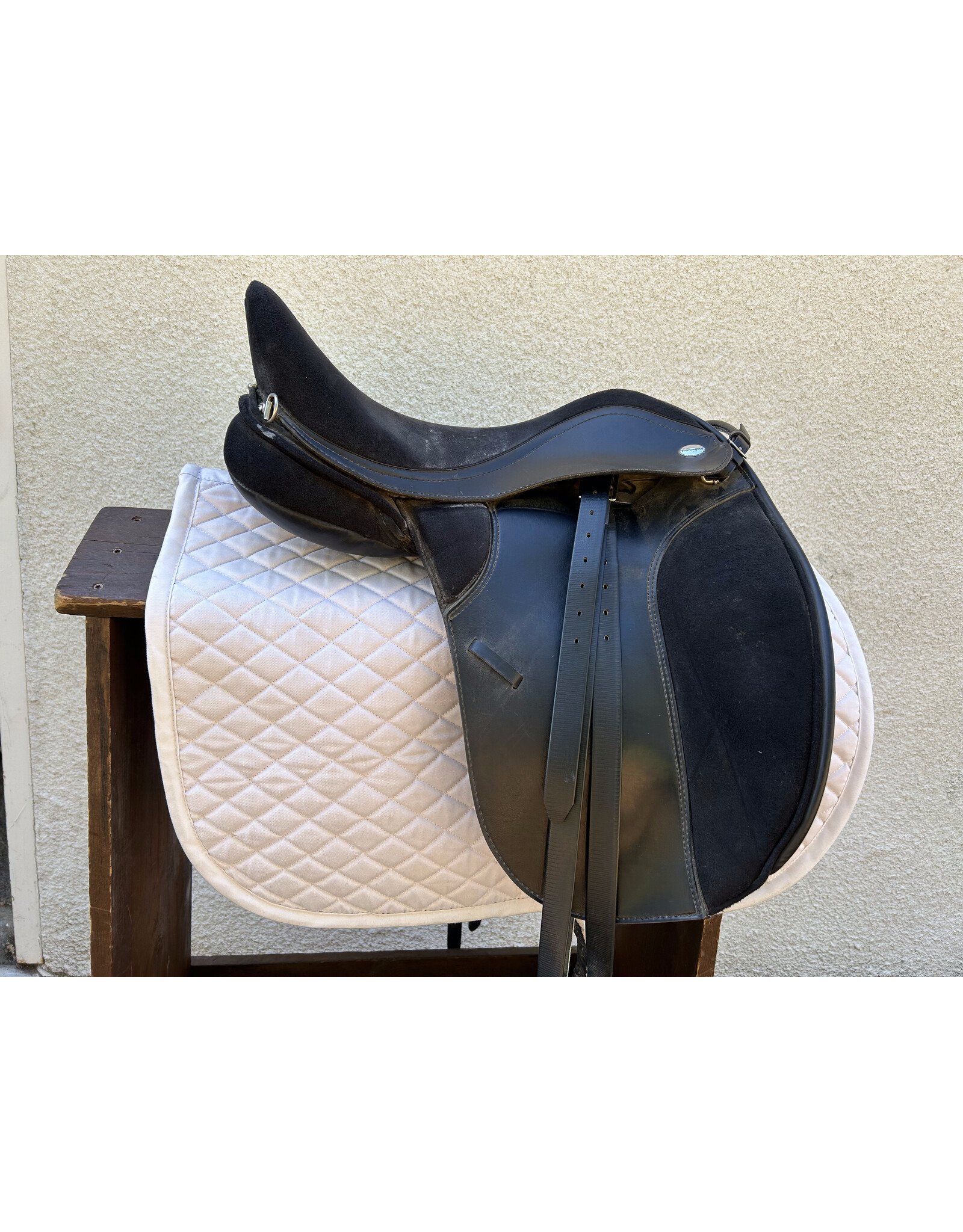 Thorowgood Dressage Saddle 17" Adjustable Gullet