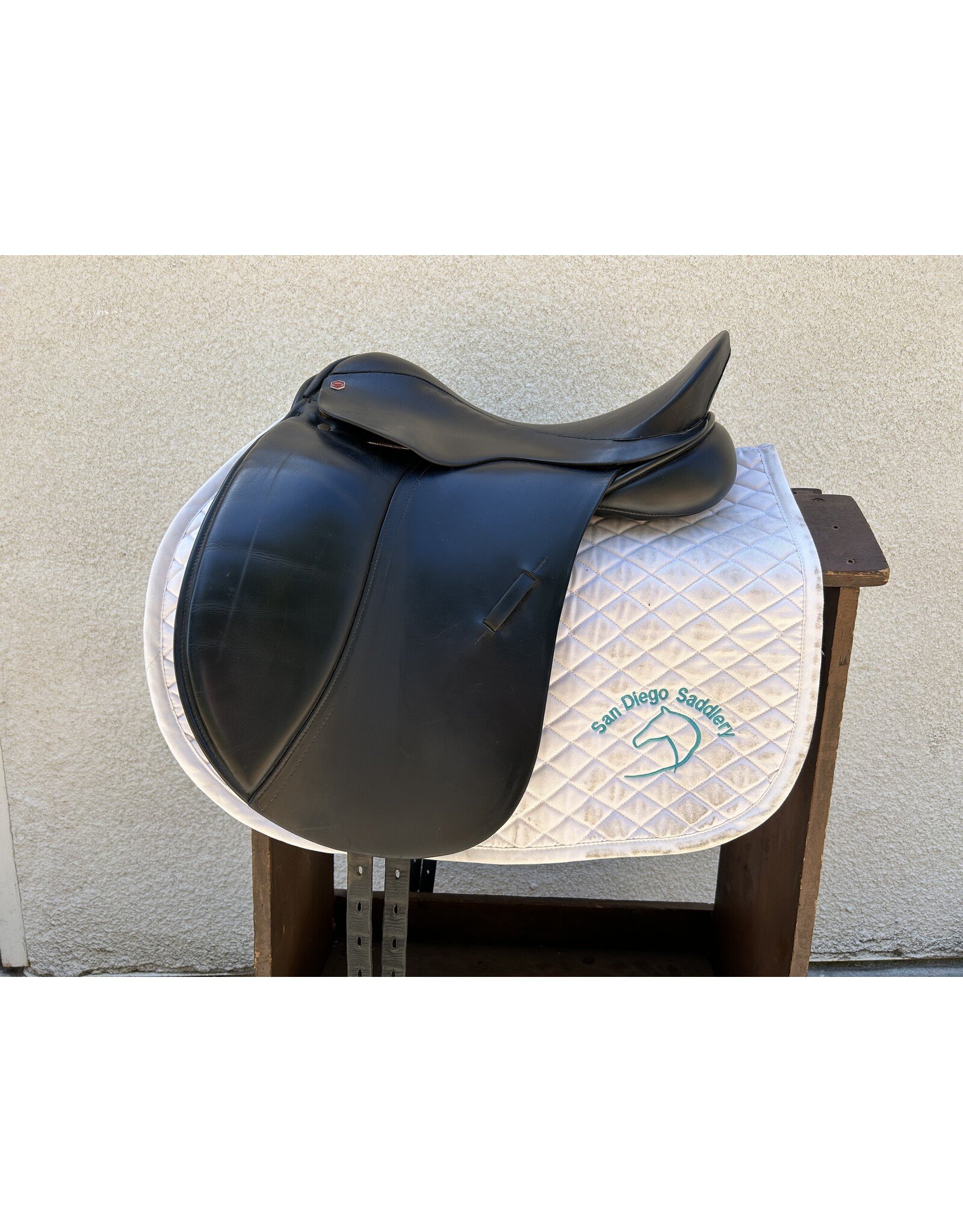 Albion Original Comfort Saddle 17" Seat 6" Gullet