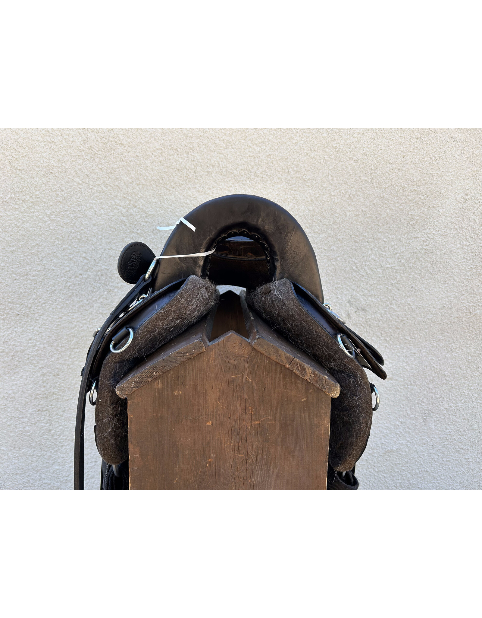 Tucker Vista Endurance Saddle 17.5" Medium Tree with Matching Breastcollar