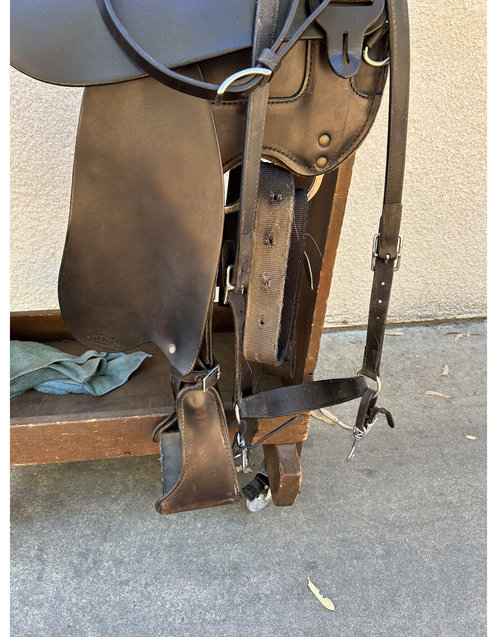 Tucker Vista Endurance Saddle 17.5" Medium Tree with Matching Breastcollar