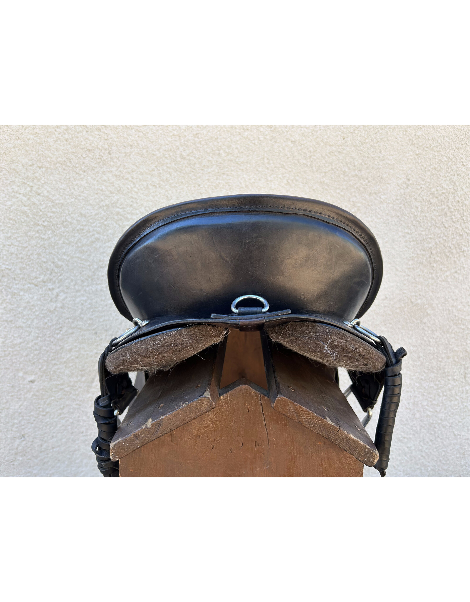 Tucker Vista Endurance Saddle 17.5" Medium Tree with Matching Breastcollar