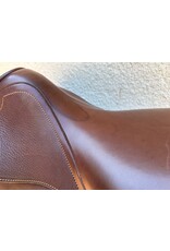 Stubben Portos S Deluxe Saddle 17.5" 30 Tree (medium)