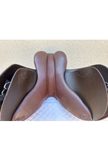Stubben Portos S Deluxe Saddle 17.5" 30 Tree (medium)