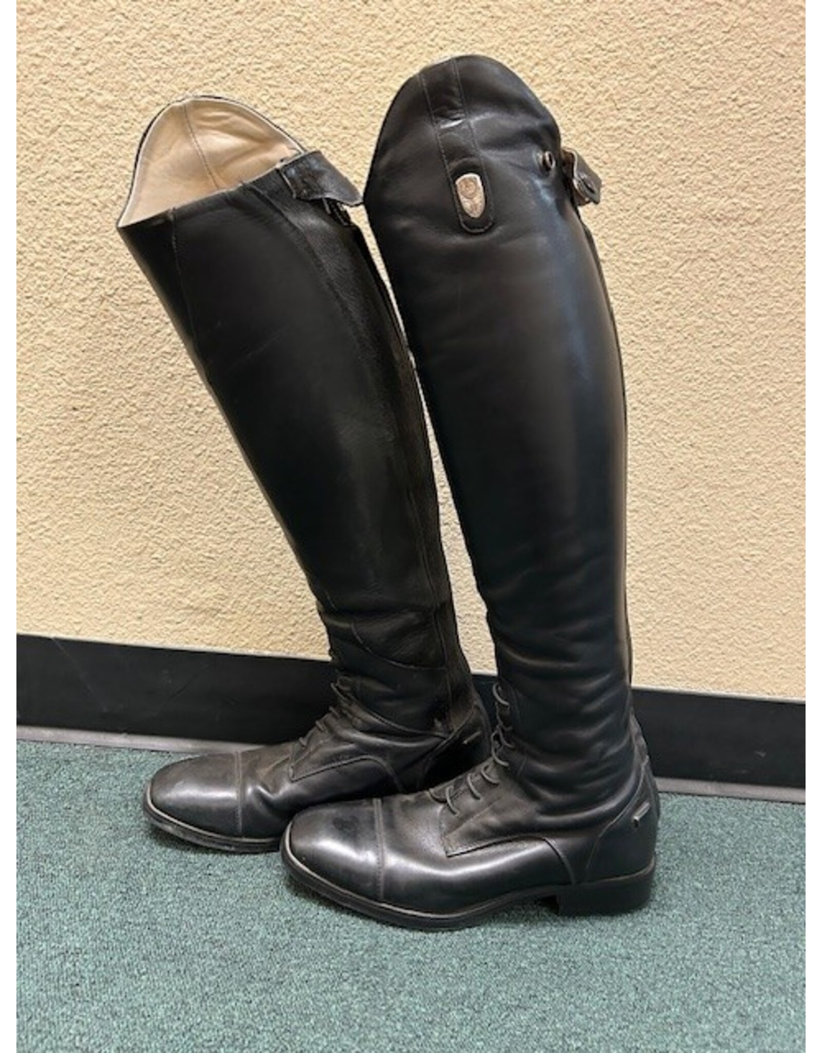 Narrow tall boots hot sale