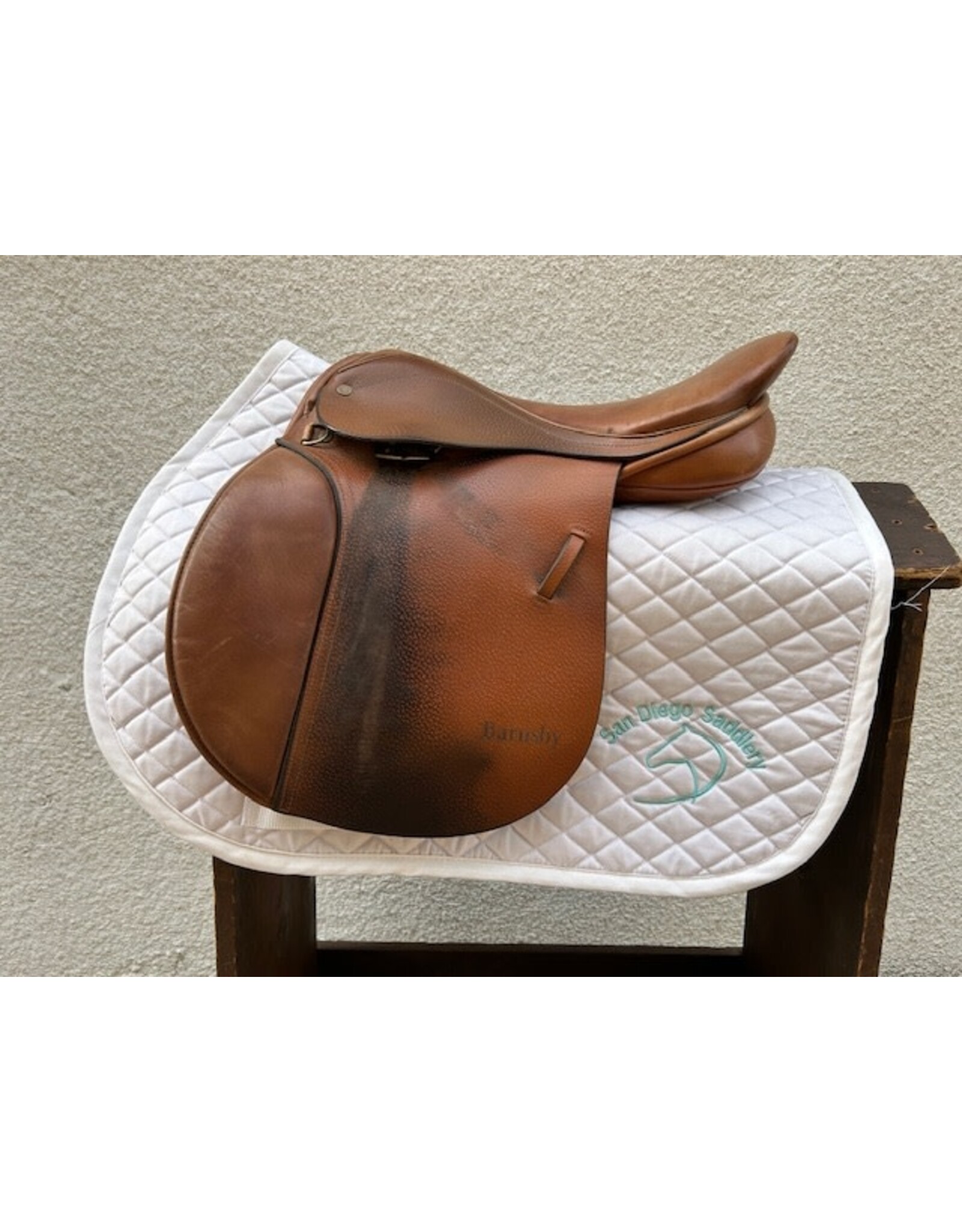 Barnsby Jump Saddle 16" Seat #4 Wide Tree