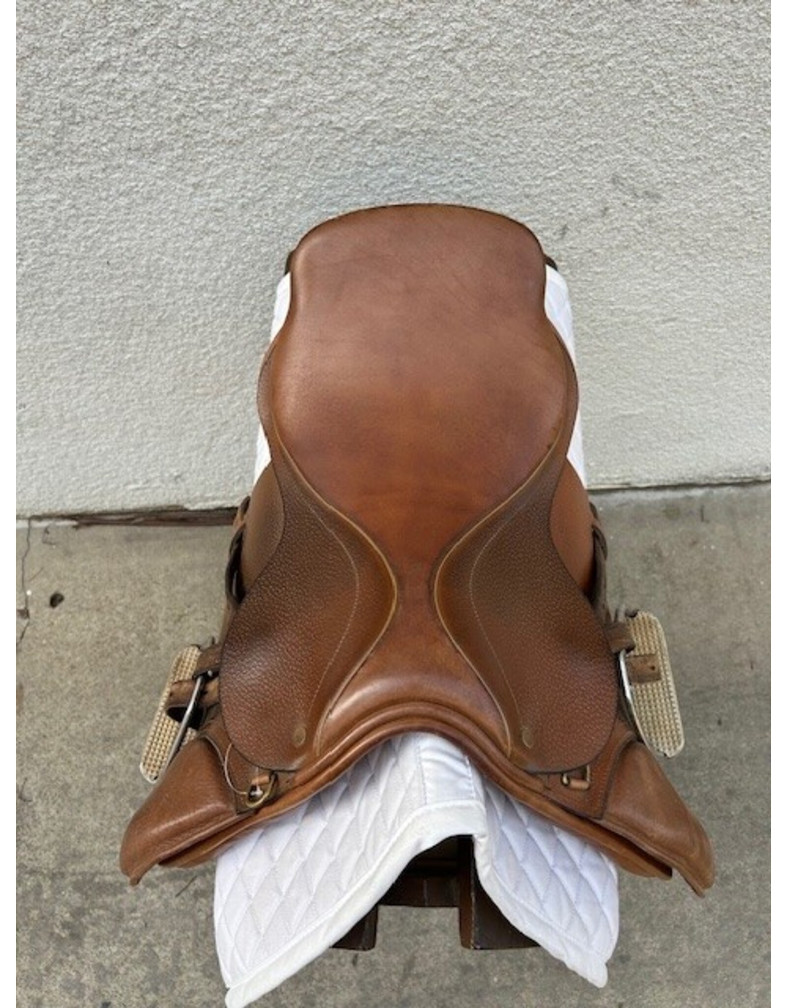 Barnsby Jump Saddle 16" Seat #4 Wide Tree