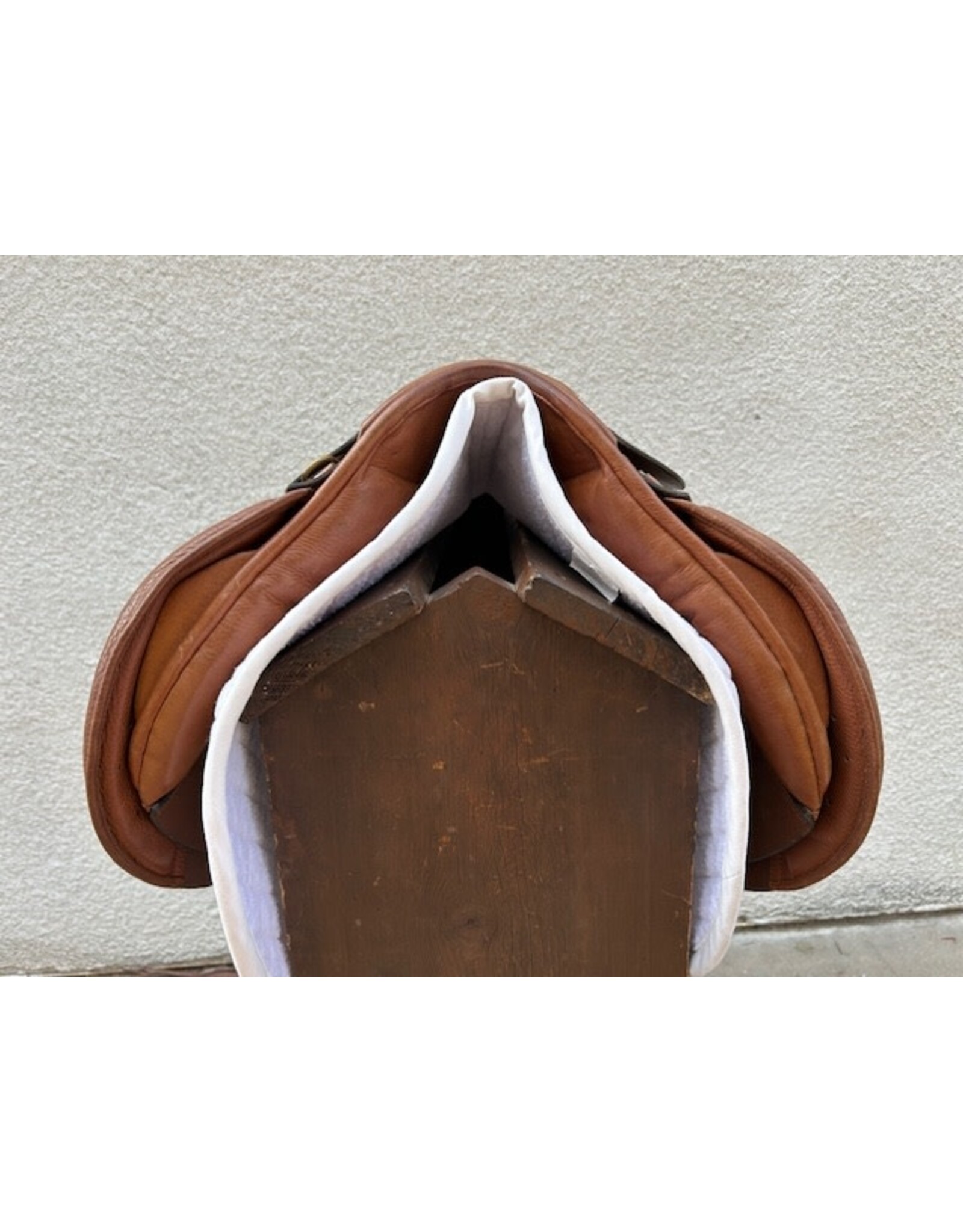 Barnsby Jump Saddle 16" Seat #4 Wide Tree