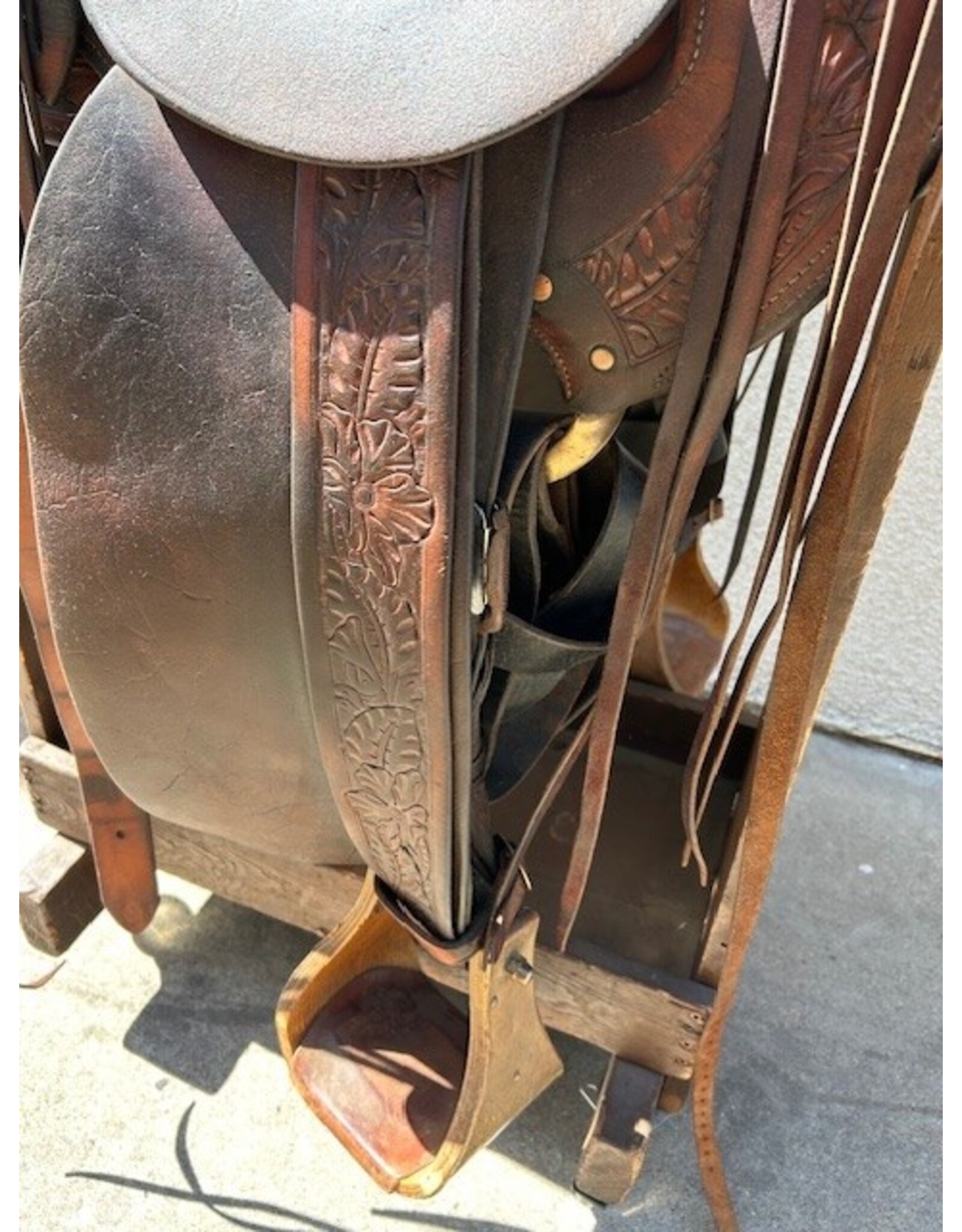 D.R. Hoover Roping Saddle 15.5" Seat, 8" Gullet (wide)