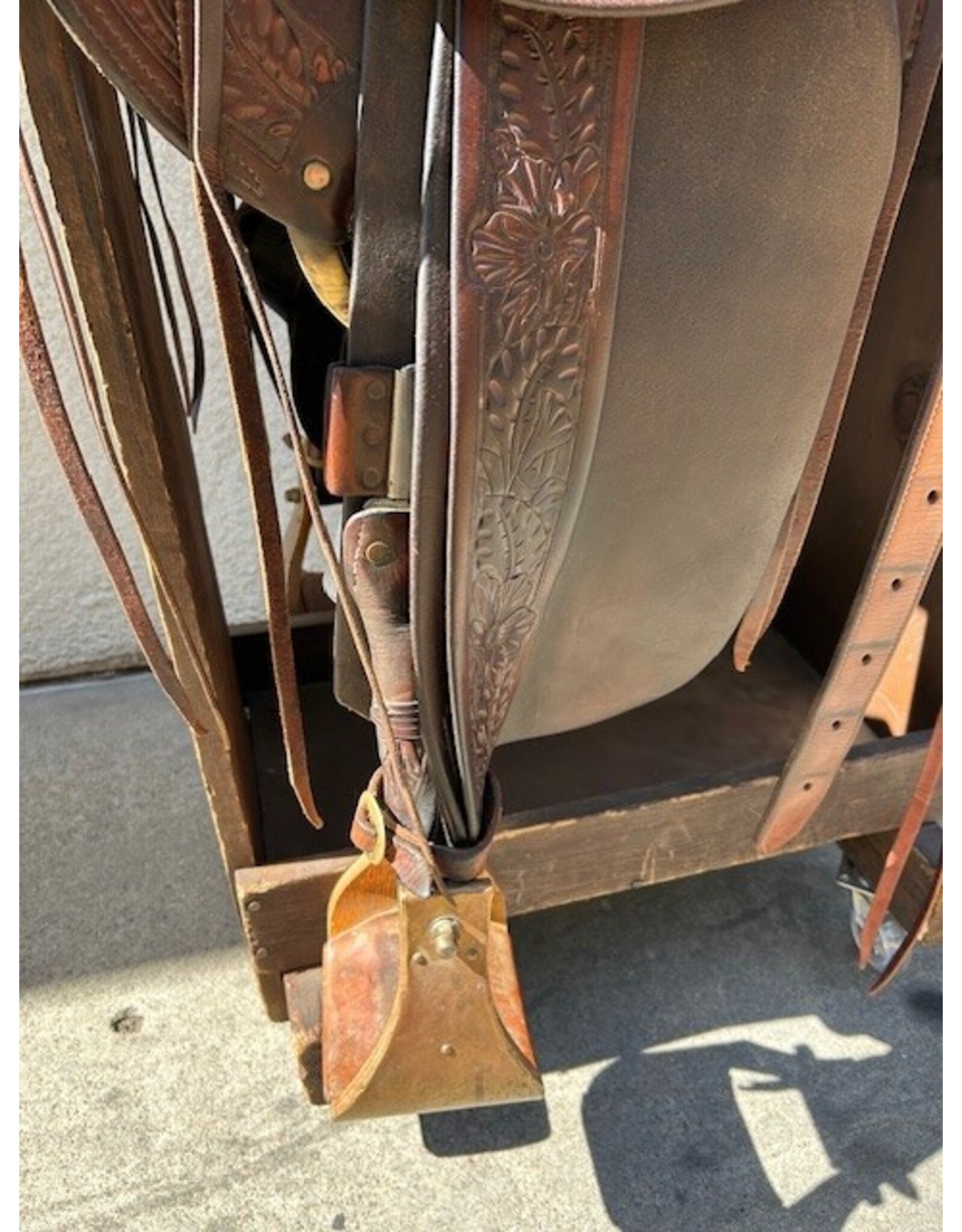 D.R. Hoover Roping Saddle 15.5" Seat, 8" Gullet (wide)