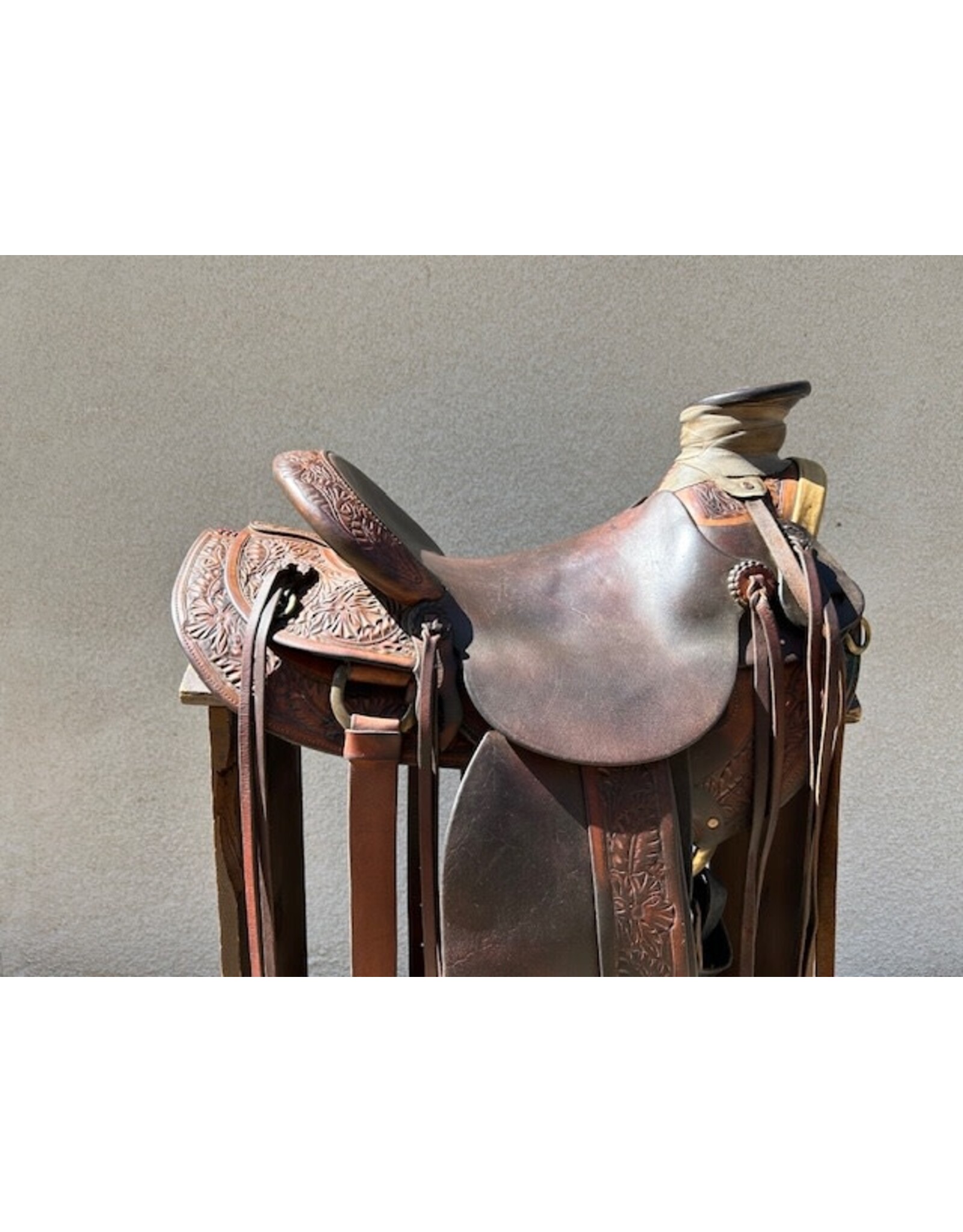 D.R. Hoover Roping Saddle 15.5" Seat, 8" Gullet (wide)