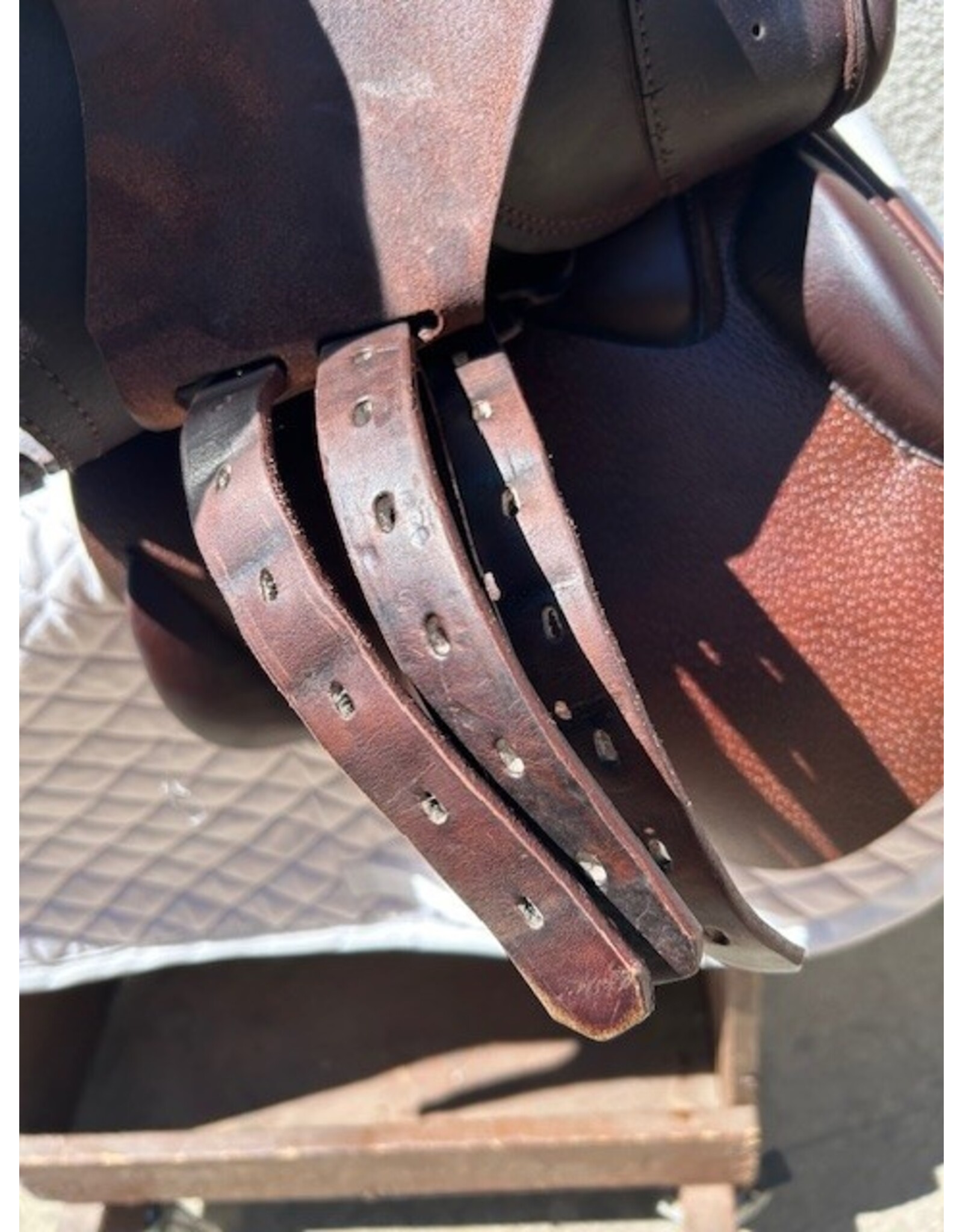 Prestige Passion Jump Saddle 17" 32 Tree (medium-narrow)