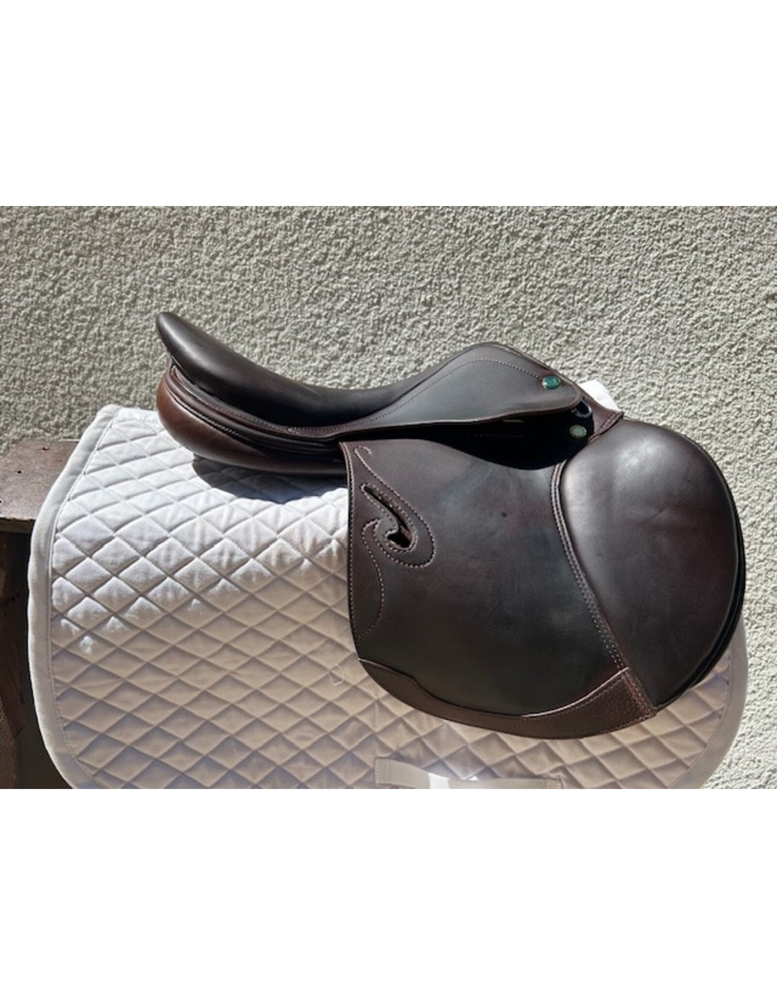 Prestige Passion Jump Saddle 17" 32 Tree (medium-wide)