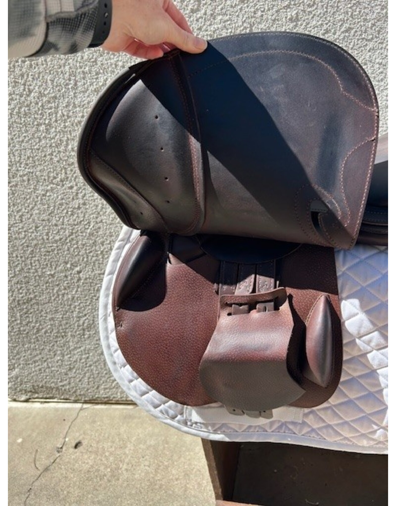 Prestige Passion Jump Saddle 17" 32 Tree (medium-wide)